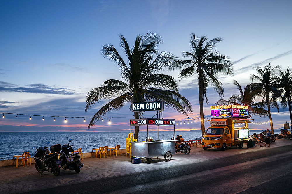 Taekaway food stalls at night, Mũi Né, Bình Thuận Province, Vietnam