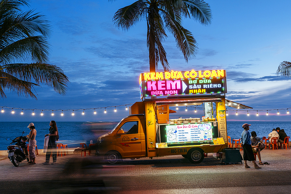 Taekaway food stalls at night, Mũi Né, Bình Thuận Province, Vietnam
