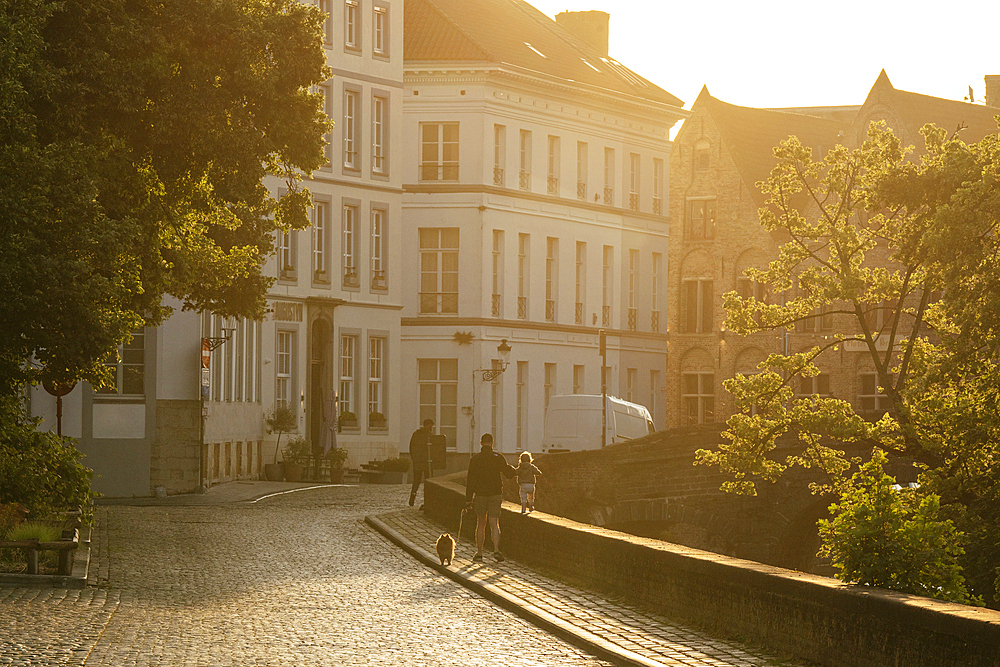 Dawn light by Speelmansrei Canal, Bruges, Belgium