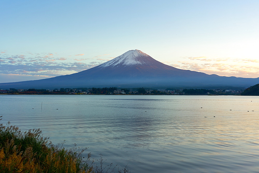 Mount Fuji, UNESCO World Heritage Site, and Lake Kawaguchiko at twilight, Yamanashi Prefecture, Honshu, Japan, Asia