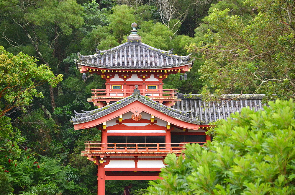 Byodo-in Buddhist Temple, Valley of the Temples Memorial Park, Kahaluu, Oahu, Hawaii, United States of America, Pacific