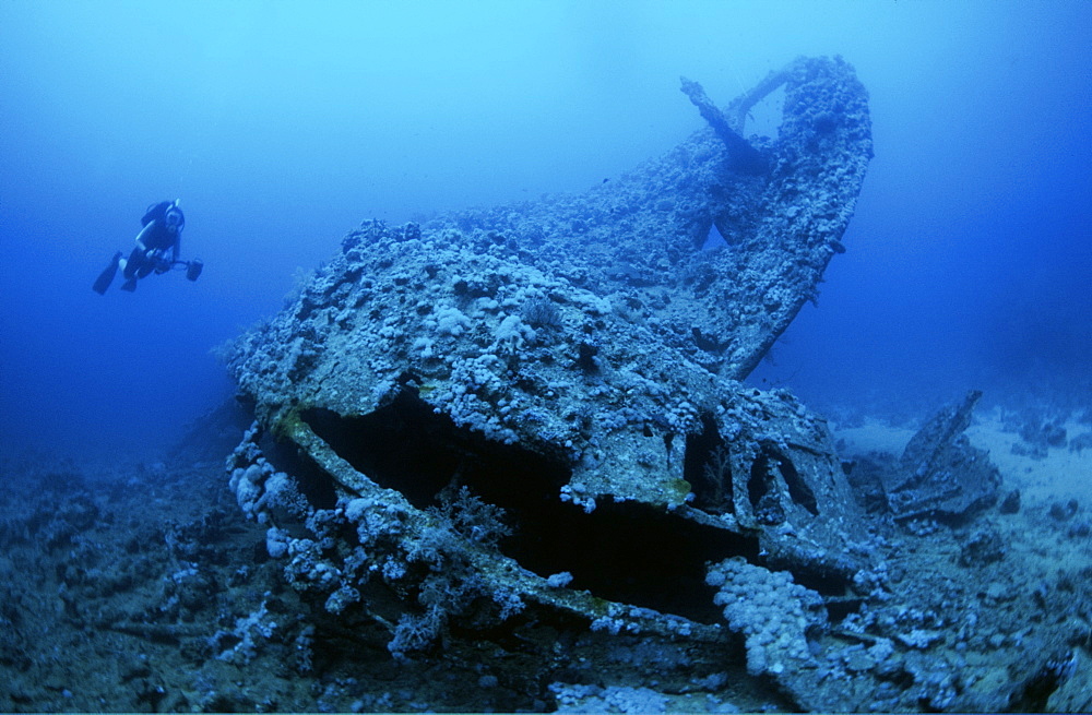 Wreck diver