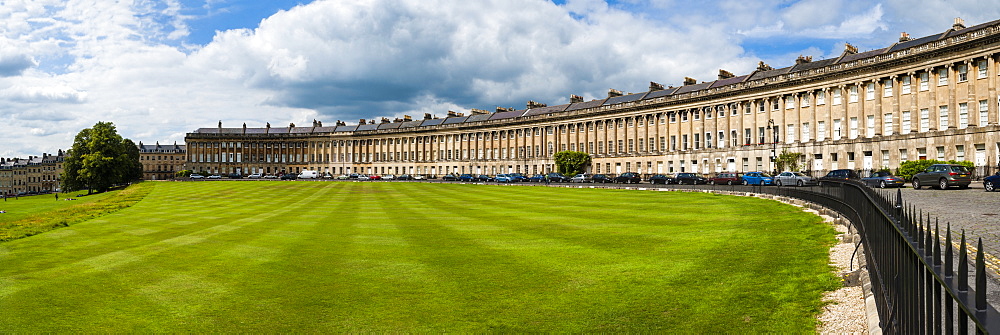 The Royal Crescent, Bath, UNESCO World Heritage Site, Avon and Somerset, England, United Kingdom, Europe 