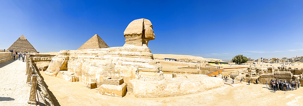 Panoramic view of the Sphinx and the Great Pyramid of Giza, the oldest of the Seven Wonders of the World, UNESCO World Heritage Site, Giza, Cairo, Egypt, North Africa