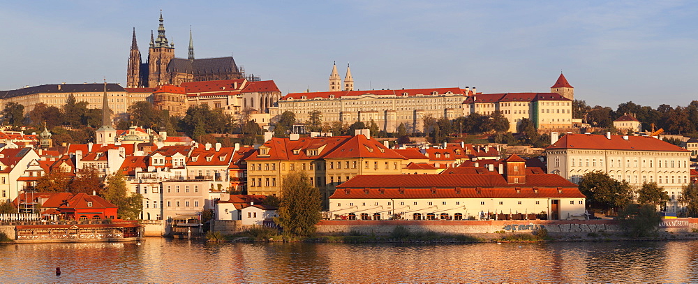 View over the River Vltava to the Castle District with St. Vitus Cathedral and Royal Palace, UNESCO World Heritage Site, Prague, Czech Republic, Europe