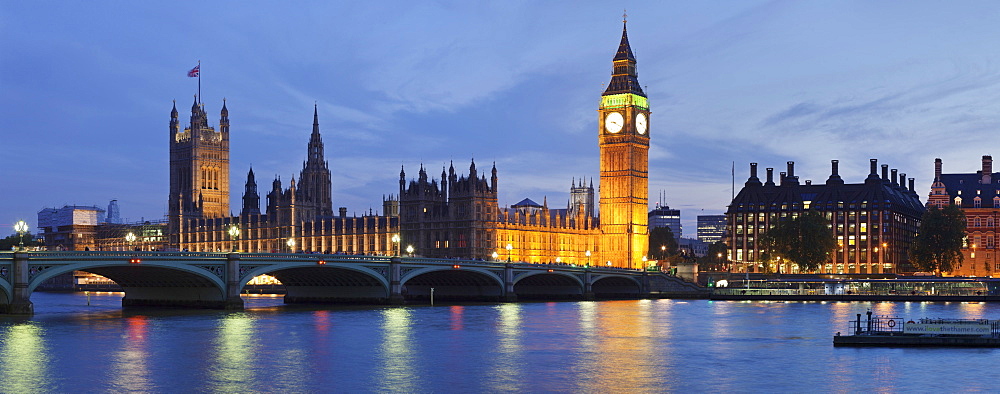 Big Ben and the Houses of Parliament, UNESCO World Heritage Site, and Westminster Bridge over the River Thames, London, England, United Kingdom, Europe