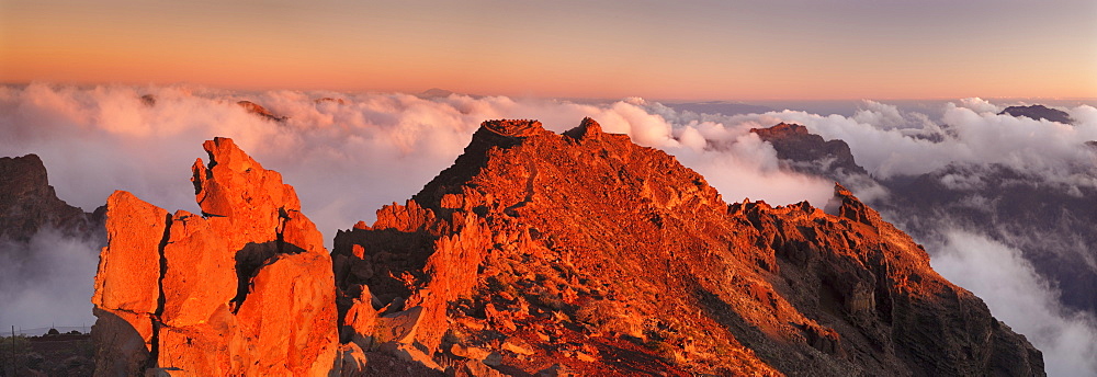 View from Roque de los Muchachos into Caldera de Taburiente at sunset, Parque Nacional de la Caldera de Taburiente, UNESCO Biosphere Reserve, La Palma, Canary Islands, Spain, Europe