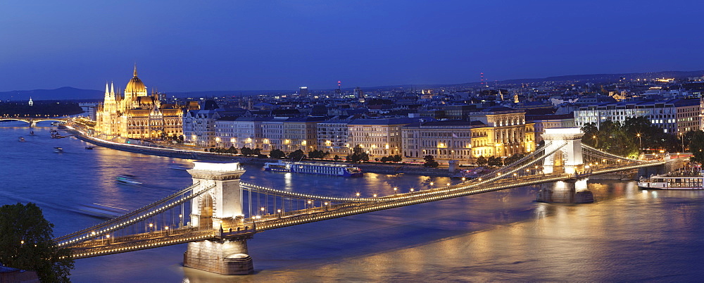 View over Danube River to Chain Bridge and Parliament, UNESCO World Heritage Site, Budapest, Hungary, Europe