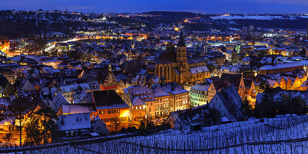 Old town with St. Dionys Church in winter, Esslingen am Neckar, Baden Wurttemberg, Germany, Europe