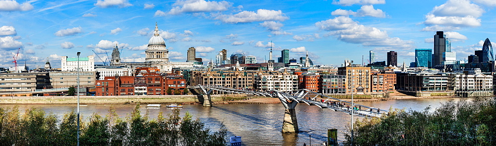 London skyline, St. Pauls and the River Thames from Tate Modern, London, England, United Kingdom, Europe