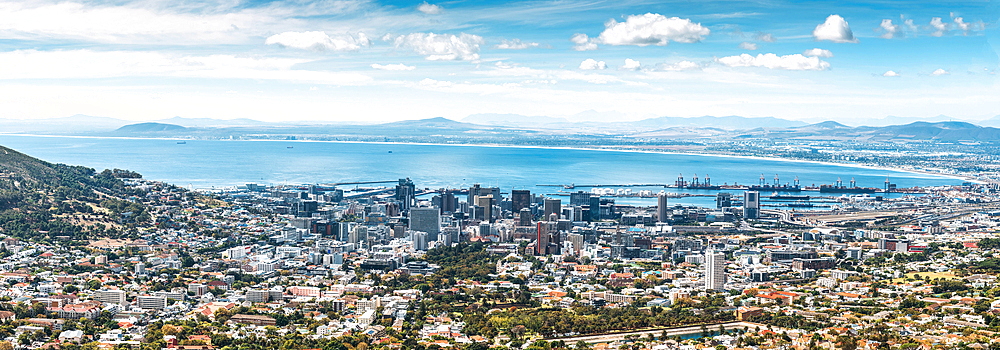 Panaromic view of Cape Town, a port city on South Africa's southwest coast, on a peninsula beneath the imposing Table Mountain, Cape Town, Western Cape, South Africa, Africa