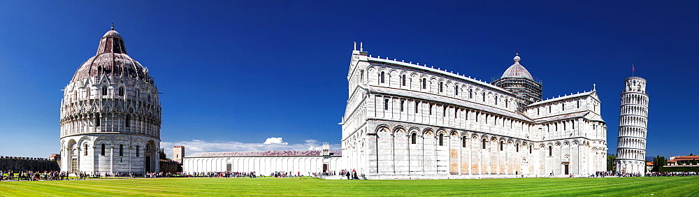 Panorama of Piazza dei Miracoli containing the Leaning Tower of Pisa, the Cathedral (Duomo) and Baptistery, UNESCO World Heritage Site, Pisa, Tuscany, Italy, Europe