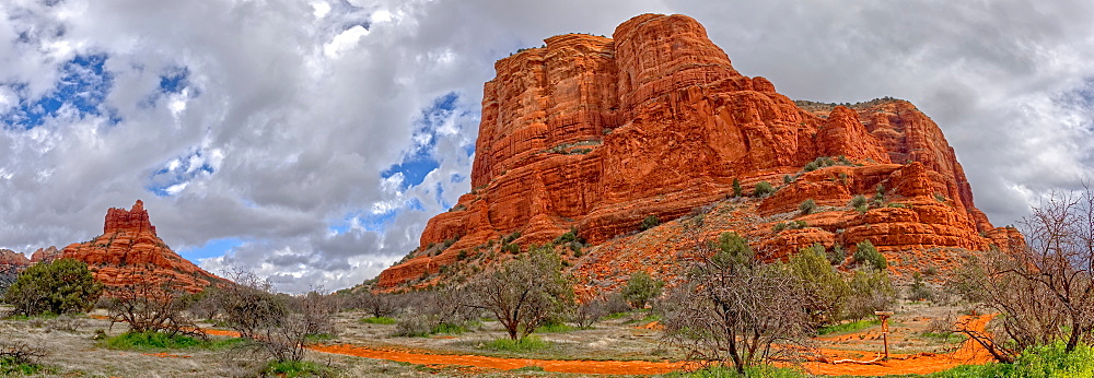 Panorama of Bell Rock and Courthouse Butte, viewed from Big Park Loop Trail, Sedona, Arizona, United States of America, North America