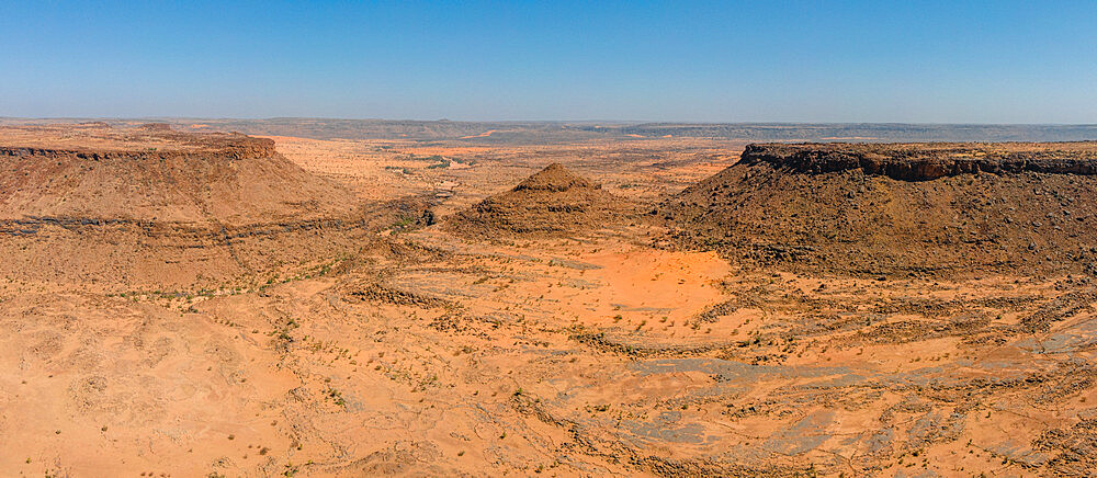 The Oasis of Diouk, Mauritania, Sahara Desert, West Africa, Africa