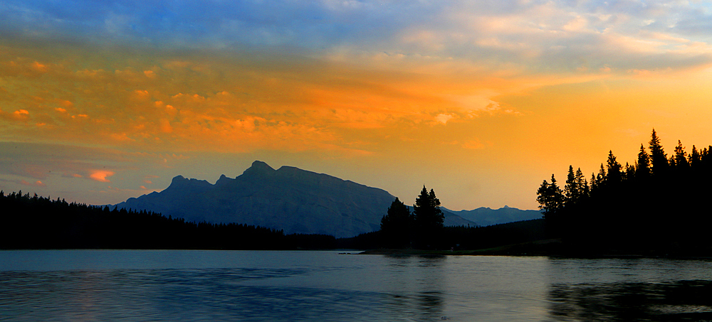 Jack Lake and Rocky Mountains, near Banff, Alberta, Canada