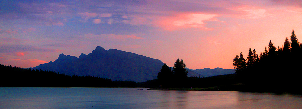 Jack Lake and Rocky Mountains, near Banff, Alberta, Canada