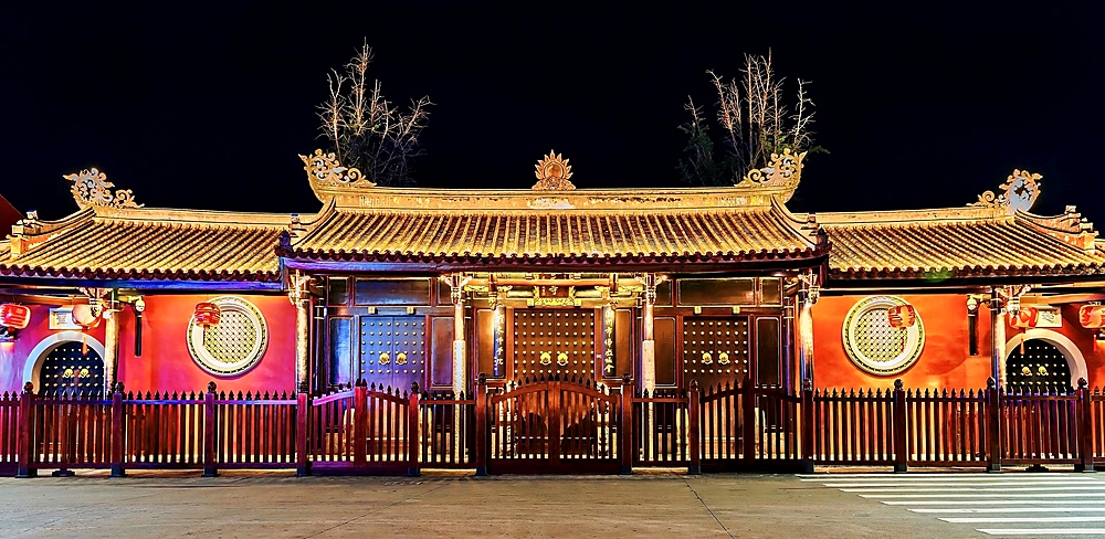 Kaiyuan Temple at night. The temple was first established 738AD. Chaozhou, Guangdong Province, China