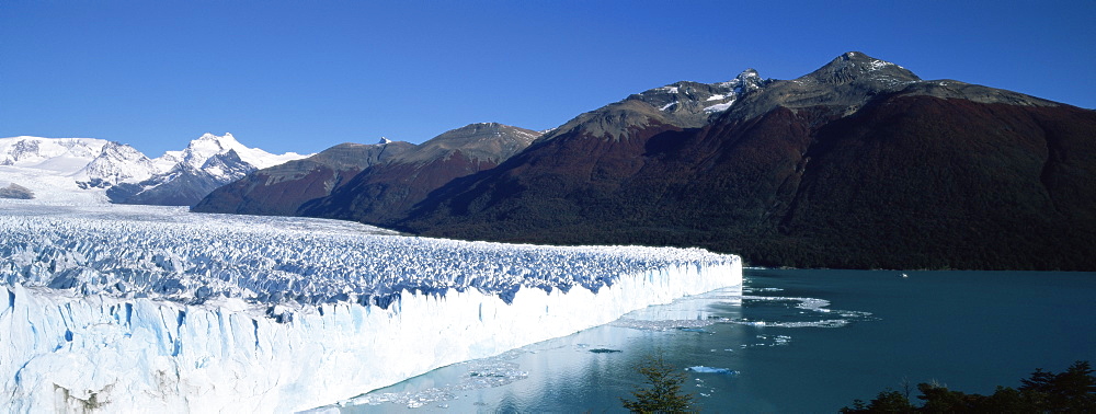 Perito Moreno glacier and Andes mountains, Parque Nacional Los Glaciares, UNESCO World Heritage Site, El Calafate, Argentina, South America