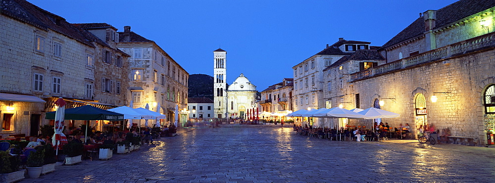 Town Square (Trg Sveti Stjepana) and cathedral of St. Stjepan at dusk, Hvar Town, Hvar Island, Dalmatia, Croatia, Europe