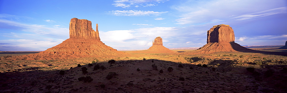 The Mittens, Monument Valley, Utah, United States of America (U.S.A.), North America