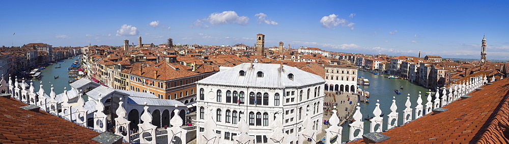 Panoramic view of the Grand Canal from the terrace of the Fondaco dei Tedeschi, Venice, UNESCO World Heritage Site, Veneto, Italy, Europe