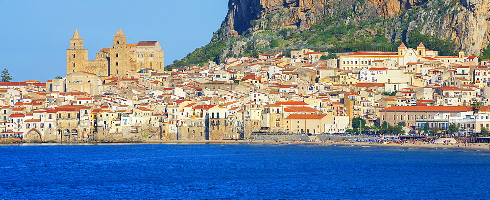 Old town, cathedral and cliff La Rocca, Cefalu, Sicily, Italy, Mediterranean, Europe