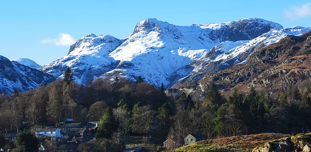 Langdale Pikes, Elterwater Village, Langdale Valley, Lake District National Park, UNESCO World Heritage Site, Cumbria, England, United Kingdom, Europe