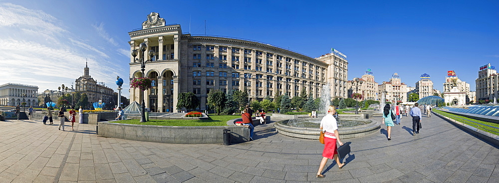 Maidan Nezalezhnosti (Independence Square), Kiev, Ukraine, Europe