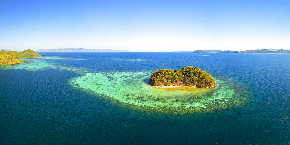 Sand Island off Chindonan Island, Calamian Islands, Coron, Palawan, Philippines, Southeast Asia, Asia