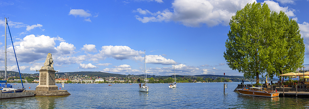 Yachts sailing on Lake Zurich, Zurich, Switzerland