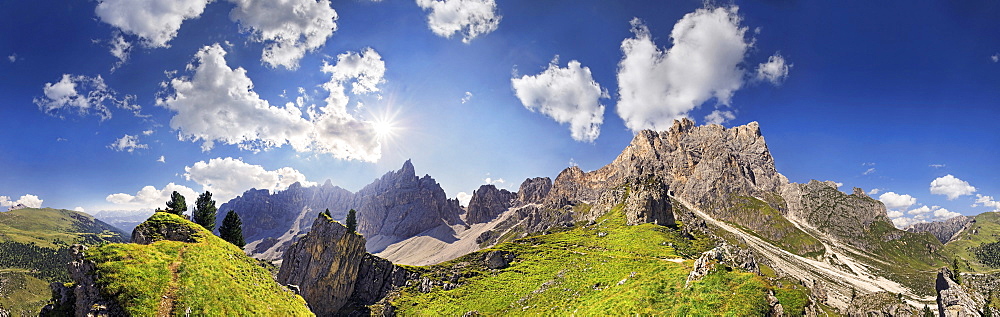 360Â¬âˆž panoramic view of the Dolomites high route near Wasserscharte gorge, Puez Mountains and Geisler Mountains at the back, Puez-Geisler Nature Park, province of Bolzano-Bozen, Italy, Europe