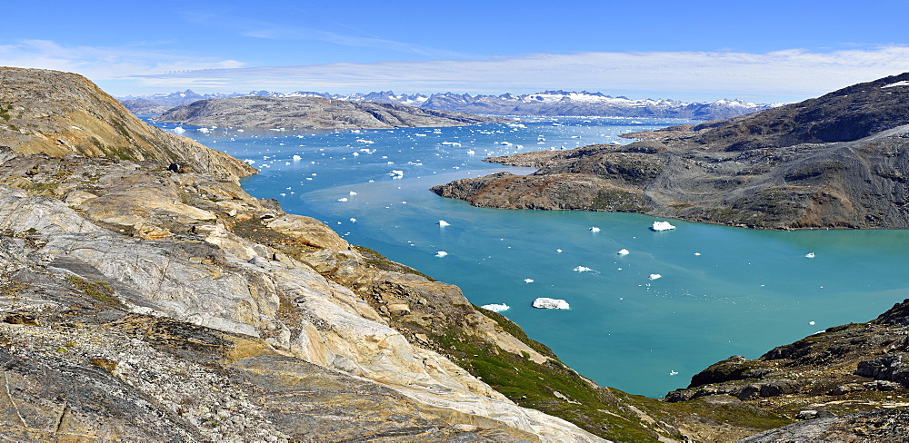 Johan Petersen Fjord, kleine Eisberge, bei Sammileq, East Greenland, Greenland, North America