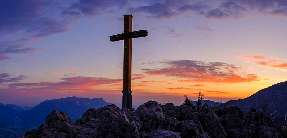 Summit cross in red sky, Jenner, 1874m, Untersberg at the back, Berchtesgaden National Park, Berchtesgaden Alps, Schoenau am Koenigssee, Berchtesgadener Land, Upper Bavaria, Bavaria, Germany, Europe