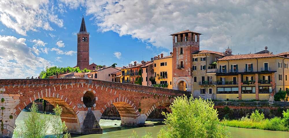 River Adige with the stone bridge Ponte Pietra, Verona, Veneto, Italy, Europe