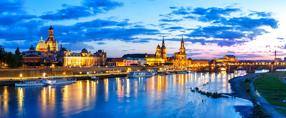 Church of Our Lady Skyline Elbe Old Town Panorama in Germany at night in Dresden, Germany, Europe