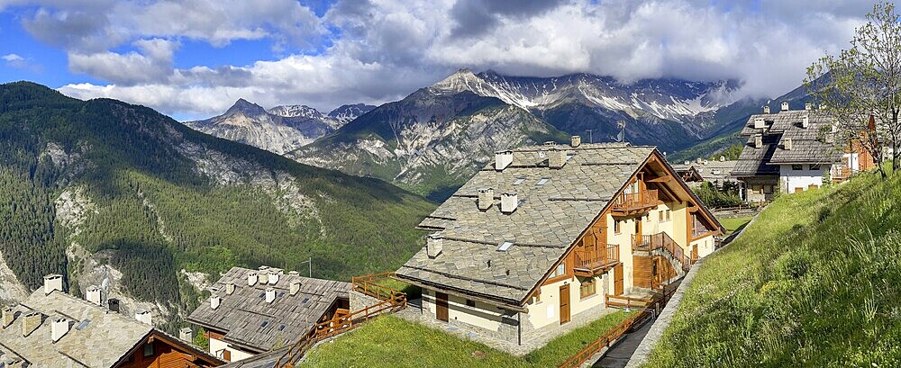 Holiday home estate, Residence Cianfuran, Gleise, Bardonecchia, Piedmont, Italy, Europe