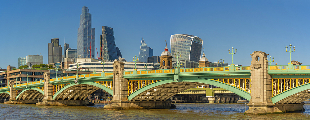 View of Southwark Bridge and the City of London in the background, London, England, United Kingdom, Europe