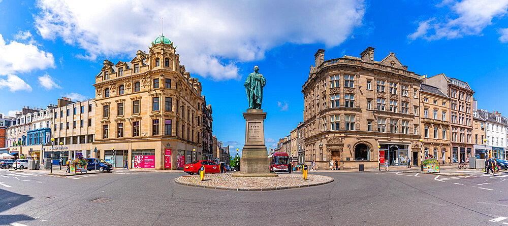 View of William Pitt The Younger statue on George Street, Edinburgh, Scotland, United Kingdom, Europe