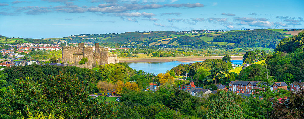 Elevated view of Conwy Castle, UNESCO World Heritage Site, and Conwy River visible in background, Conwy, Gwynedd, North Wales, United Kingdom, Europe