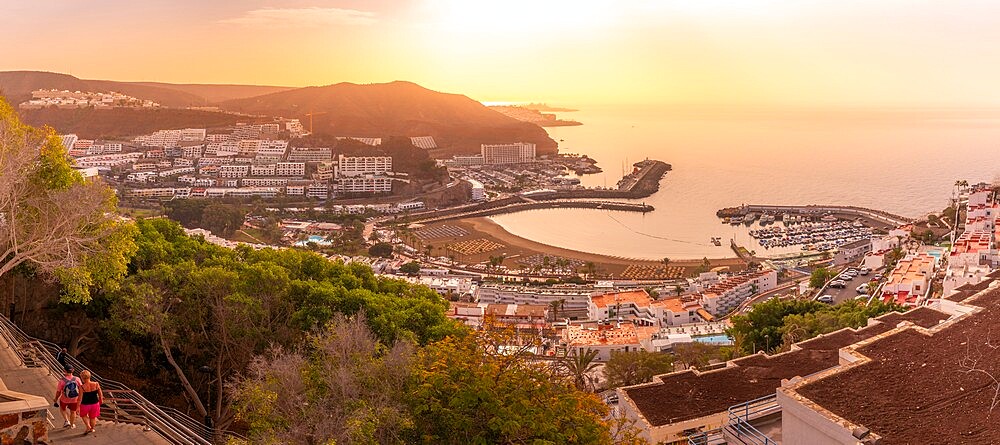 View of Puerto Rico from elevated position at sunrise, Playa de Puerto Rico, Gran Canaria, Canary Islands, Spain, Atlantic, Europe