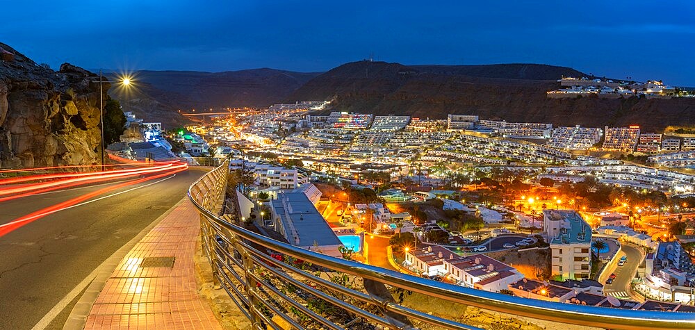 View of Puerto Rico from elevated position at dusk, Playa de Puerto Rico, Gran Canaria, Canary Islands, Spain, Atlantic, Europe