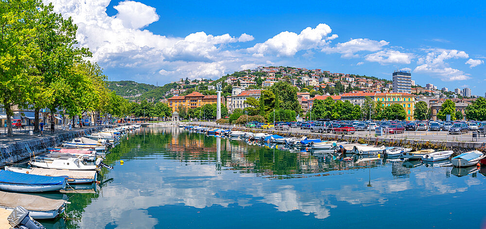 View of Mrtvi Canal and Monument of Liberation in old town centre, Rijeka, Kvarner Bay, Croatia, Europe