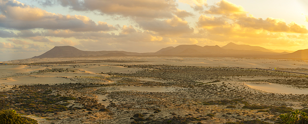 Elevated view of sand dunes and mountains at sunset, Corralejo Natural Park, Fuerteventura, Canary Islands, Spain, Atlantic, Europe