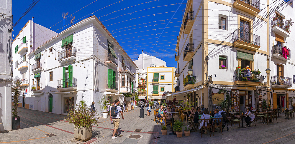 View of restaurants and cafes in Dalt Vila, UNESCO World Heritage Site, Ibiza Town, Eivissa, Balearic Islands, Spain, Mediterranean, Europe