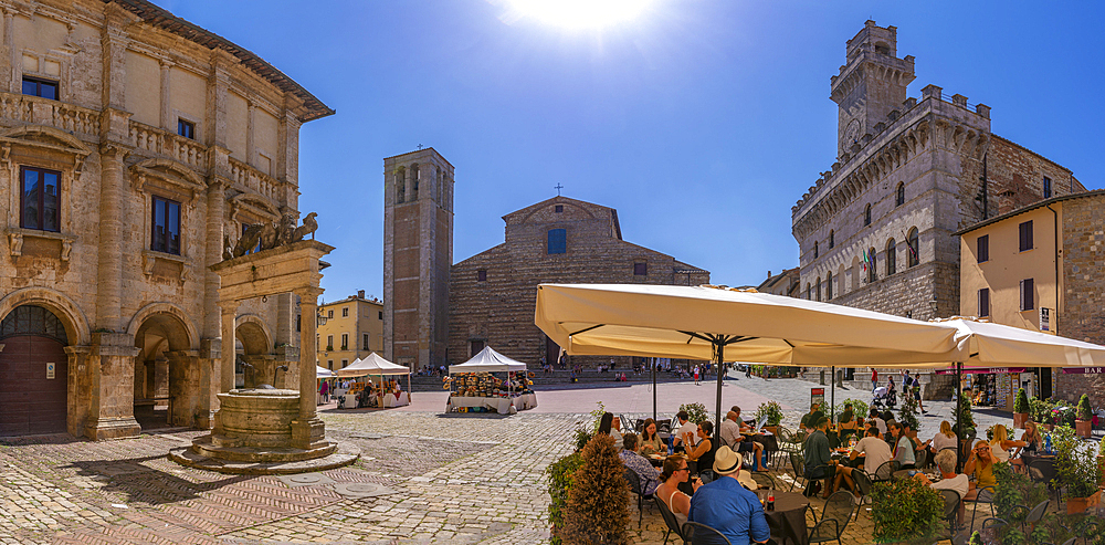 View of Cathedral of Saint Mary Of The Assumption in Piazza Grande in Montepulciano, Montepulciano, Province of Siena, Tuscany, Italy, Europe