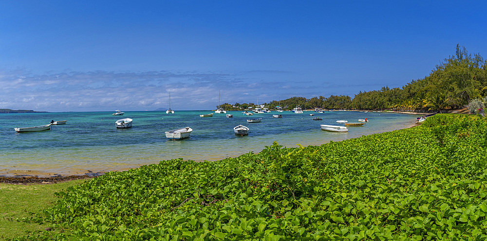 View of beach and turquoise Indian Ocean on sunny day in Cap Malheureux, Mauritius, Indian Ocean, Africa