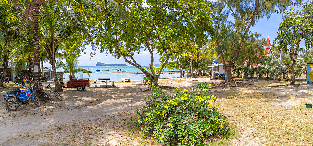 View of beach and turquoise Indian Ocean on sunny day in Cap Malheureux, Mauritius, Indian Ocean, Africa