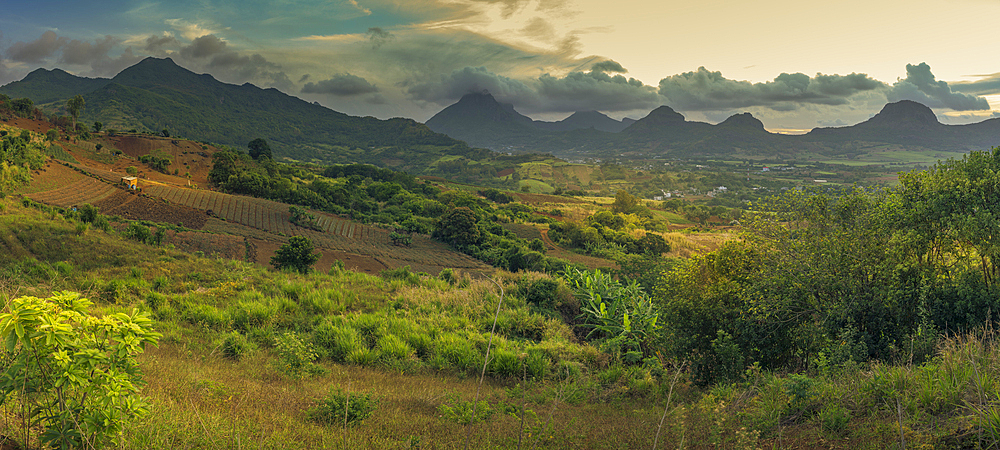 View of Pieter Both and Long Mountain, Nouvelle Decouverte, Mauritius, Indian Ocean, Africa