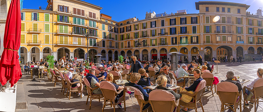 View of people eating alfresco in Placa Mayor, Palma de Mallorca, Majorca, Balearic Islands, Spain, Mediterranean, Europe