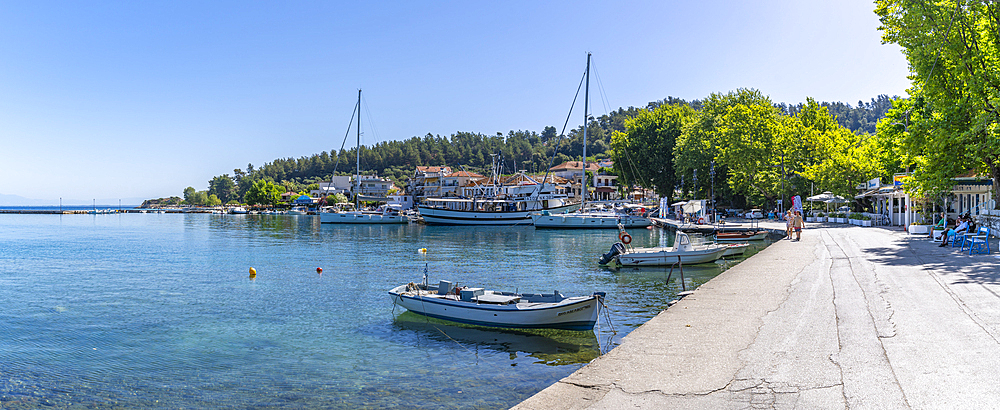 View of boats and harbour in Thassos Town, Thassos, Aegean Sea, Greek Islands, Greece, Europe